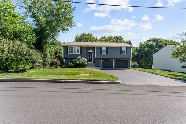 16 Rachella Court, East Providence, RI 02914