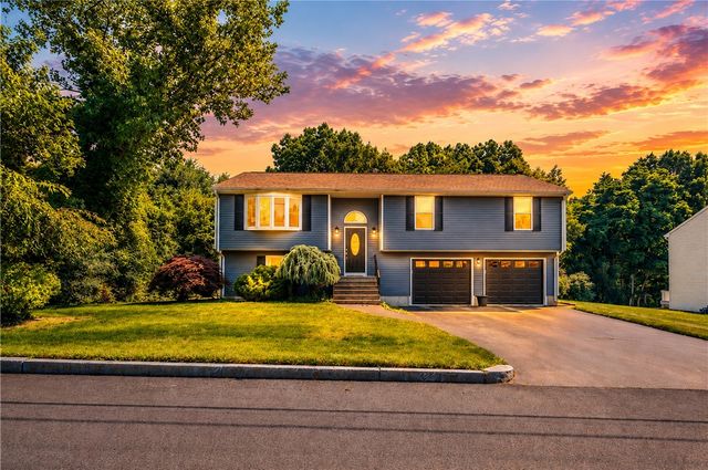 16 Rachella Court, East Providence, RI 02914