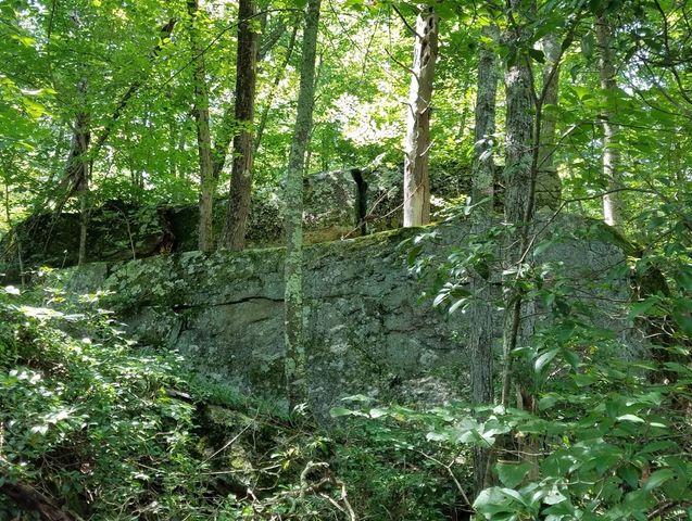 266 Holland Rd, Sturbridge, MA 01518