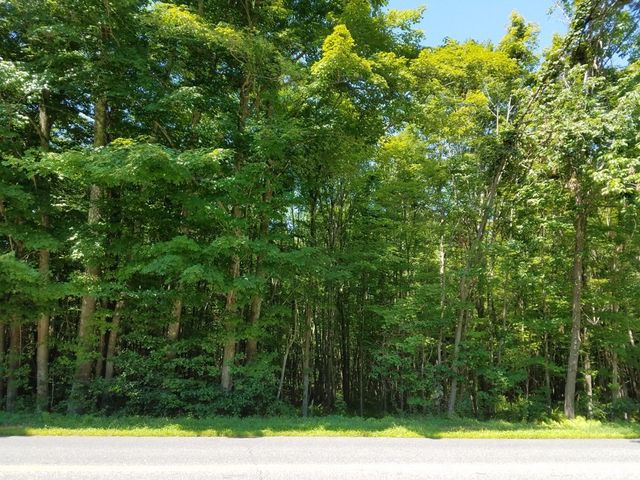 266 Holland Rd, Sturbridge, MA 01518