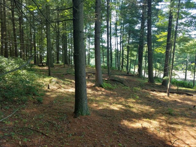 266 Holland Rd, Sturbridge, MA 01518