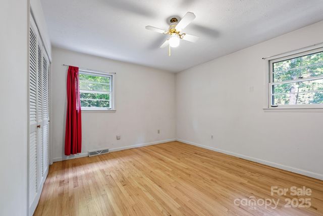 109 Rusty Lane, Hendersonville, NC 28791