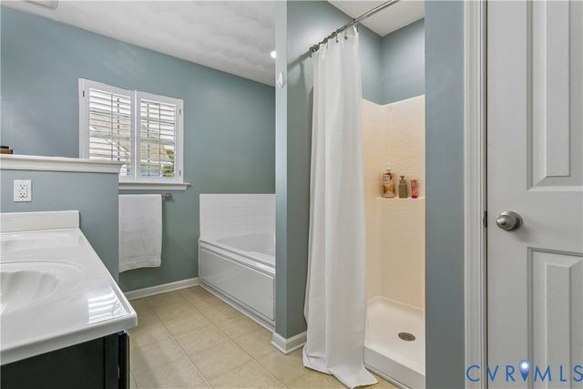 2028 Merrick Dr, Hayes, VA 23072