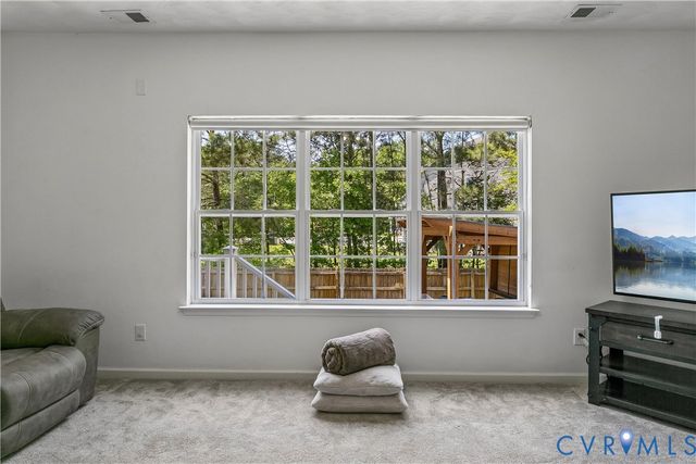 2028 Merrick Dr, Hayes, VA 23072