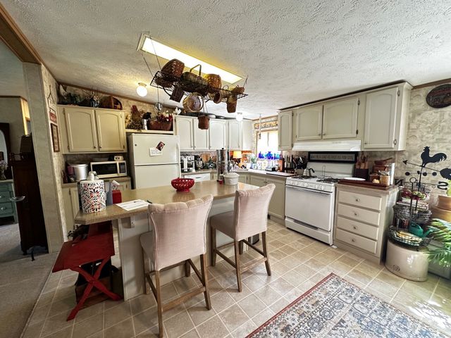 163 IMPERIAL Way, Edinboro, PA 16412