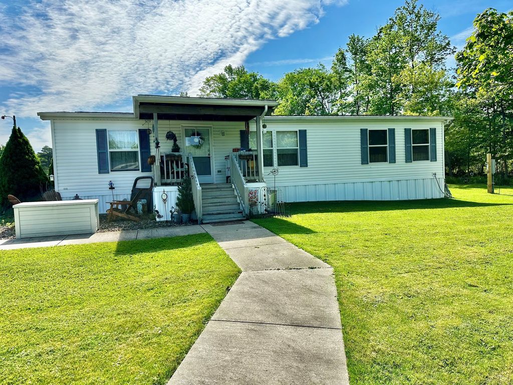 163 IMPERIAL Way, Edinboro, PA 16412