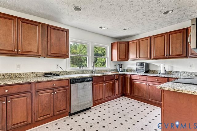 16246 W Patrick Henry Rd, Montpelier, VA 23192