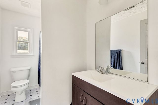 16246 W Patrick Henry Rd, Montpelier, VA 23192