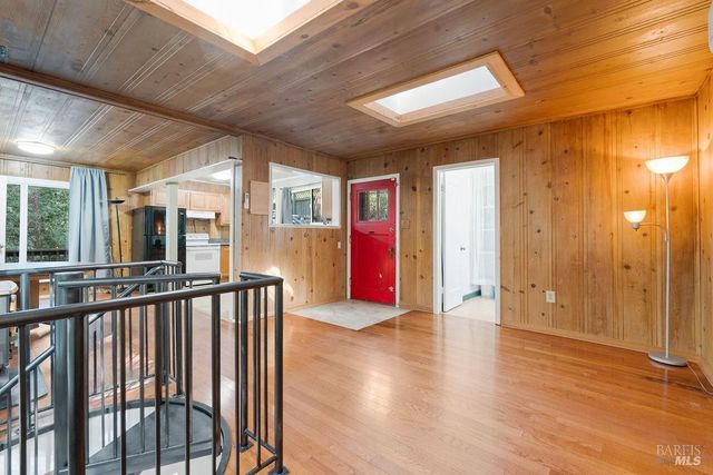 10987 Terrace Dr, Forestville, CA 95436