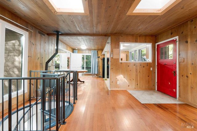 10987 Terrace Dr, Forestville, CA 95436