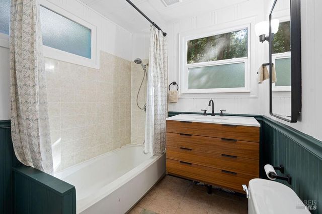 10987 Terrace Dr, Forestville, CA 95436