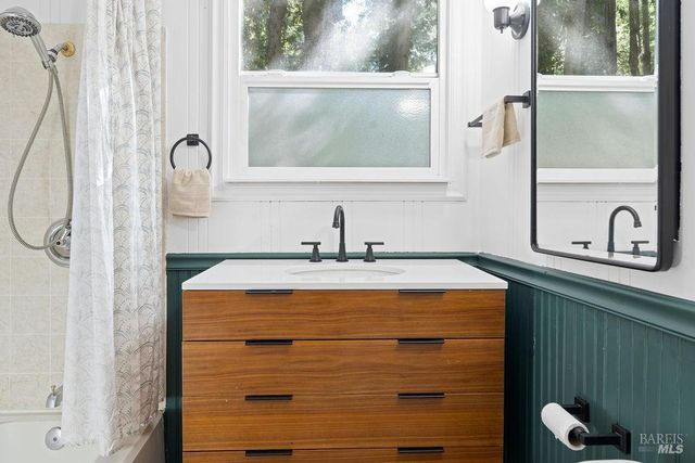 10987 Terrace Dr, Forestville, CA 95436