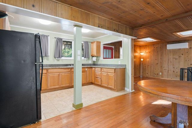 10987 Terrace Dr, Forestville, CA 95436