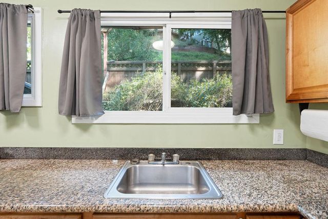 10987 Terrace Dr, Forestville, CA 95436