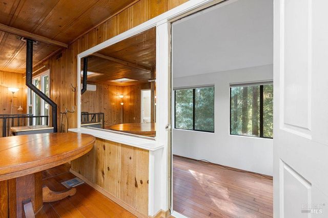 10987 Terrace Dr, Forestville, CA 95436