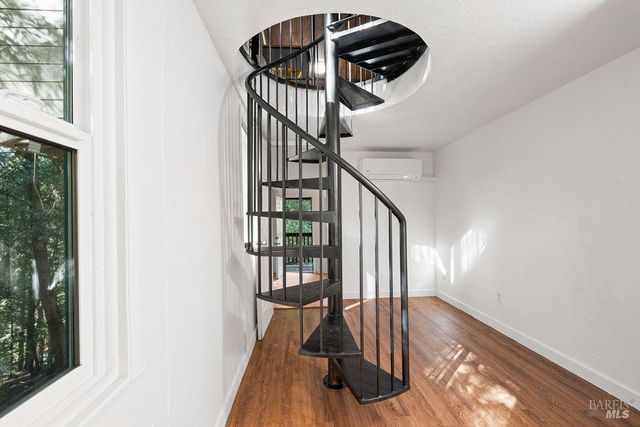 10987 Terrace Dr, Forestville, CA 95436