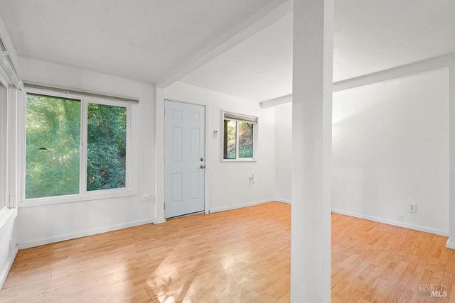 10987 Terrace Dr, Forestville, CA 95436