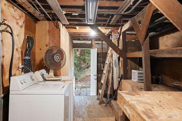 10987 Terrace Dr, Forestville, CA 95436