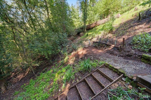 10987 Terrace Dr, Forestville, CA 95436