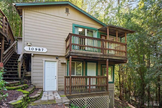 10987 Terrace Dr, Forestville, CA 95436