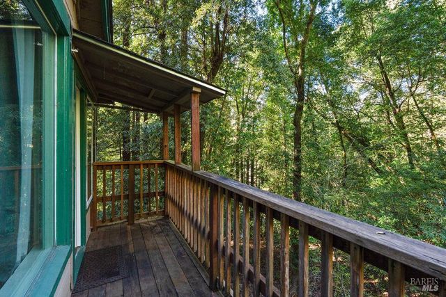 10987 Terrace Dr, Forestville, CA 95436