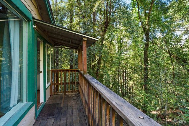 10987 Terrace Dr, Forestville, CA 95436