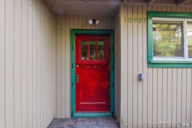 10987 Terrace Dr, Forestville, CA 95436