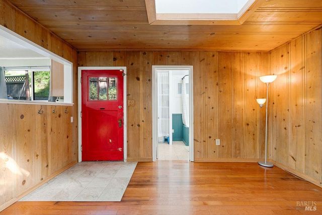 10987 Terrace Dr, Forestville, CA 95436