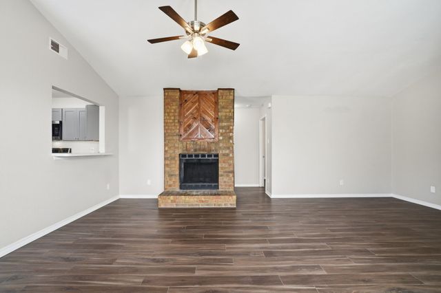 1118 Sandalwood Lane, Desoto, TX 75115
