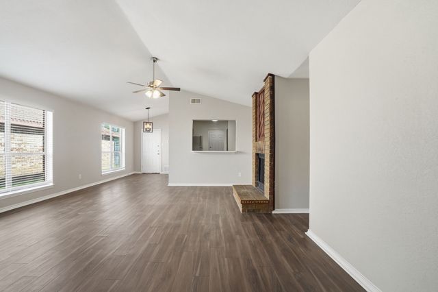 1118 Sandalwood Lane, Desoto, TX 75115