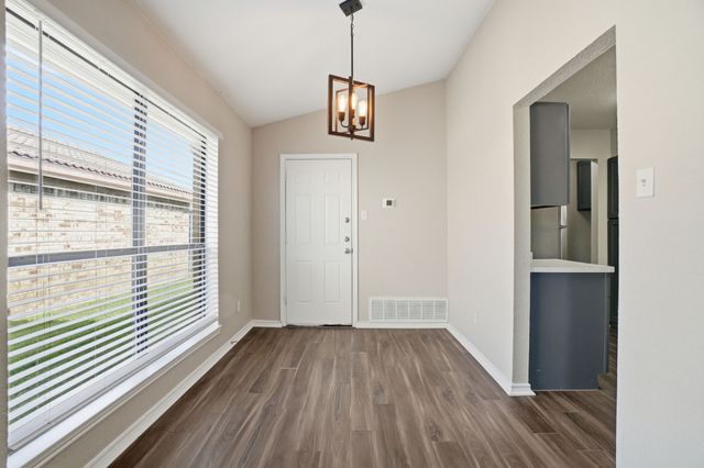 1118 Sandalwood Lane, Desoto, TX 75115