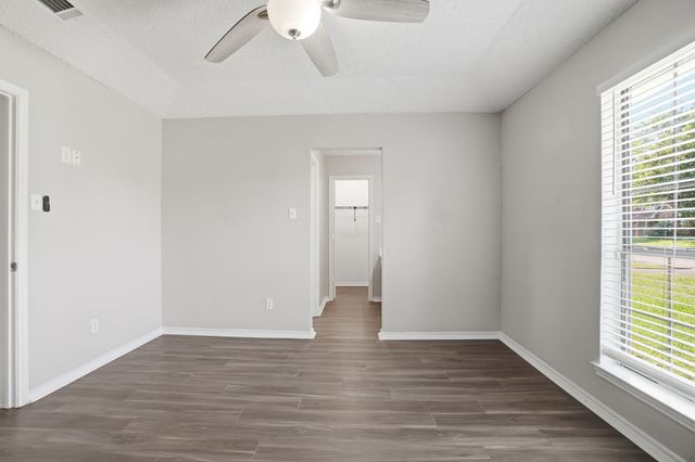 1118 Sandalwood Lane, Desoto, TX 75115