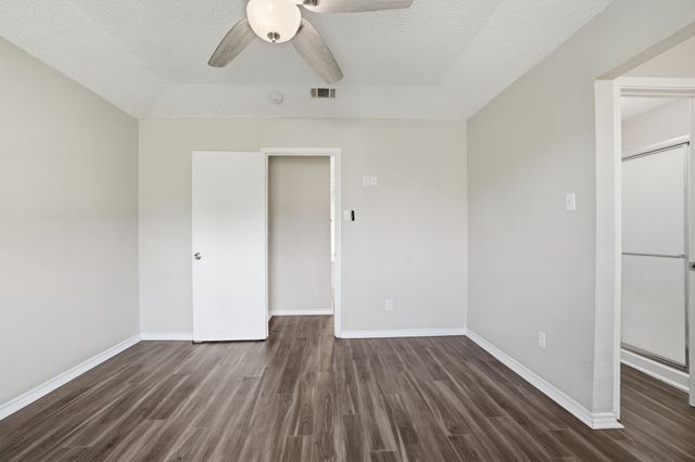 1118 Sandalwood Lane, Desoto, TX 75115