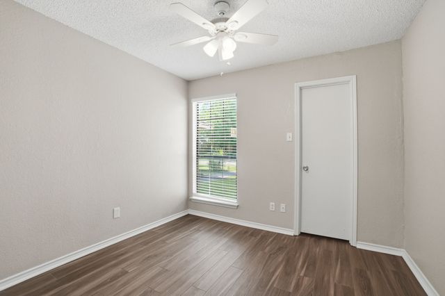 1118 Sandalwood Lane, Desoto, TX 75115