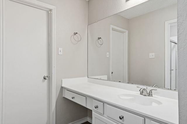 1118 Sandalwood Lane, Desoto, TX 75115
