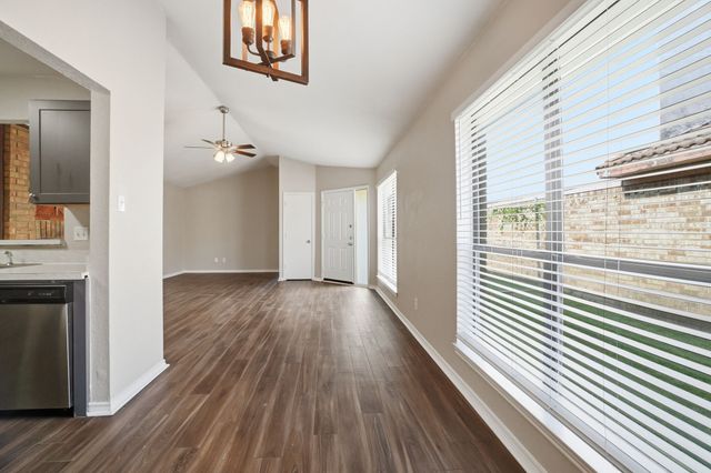 1118 Sandalwood Lane, Desoto, TX 75115