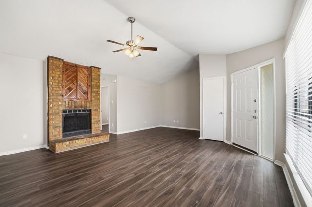 1118 Sandalwood Lane, Desoto, TX 75115