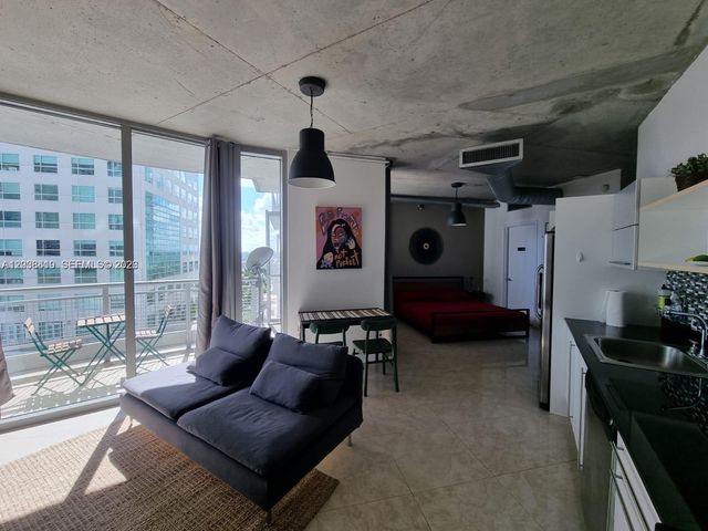 690 SW 1st Ct 1827, Miami, FL 33130