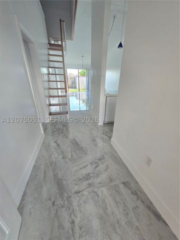 6746 NW 188th Ter, Hialeah, FL 33015
