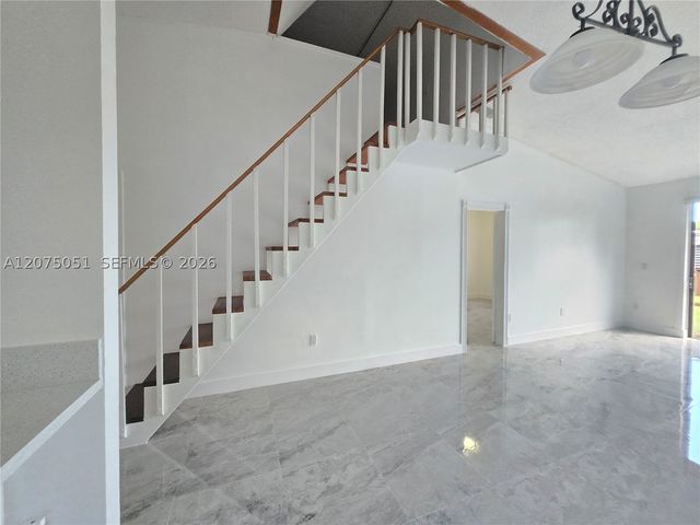 6746 NW 188th Ter, Hialeah, FL 33015