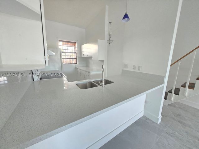 6746 NW 188th Ter, Hialeah, FL 33015