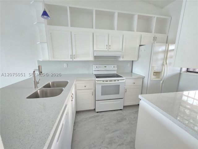 6746 NW 188th Ter, Hialeah, FL 33015