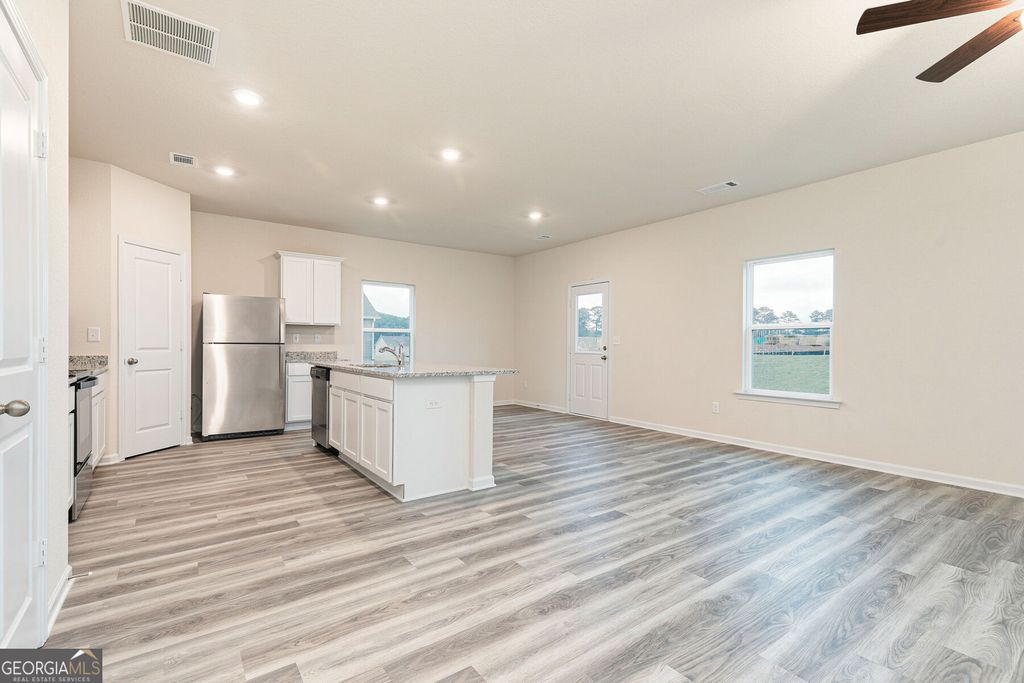 379 Sand Dune Way, Conyers, GA 30013 — photo 5