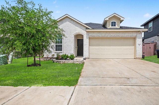 214 Water Grass Trail, Clute, TX 77531