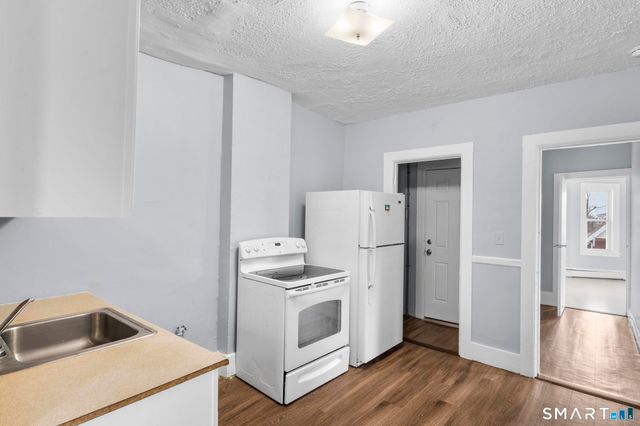 10 Warner Street, Hartford, CT 06114