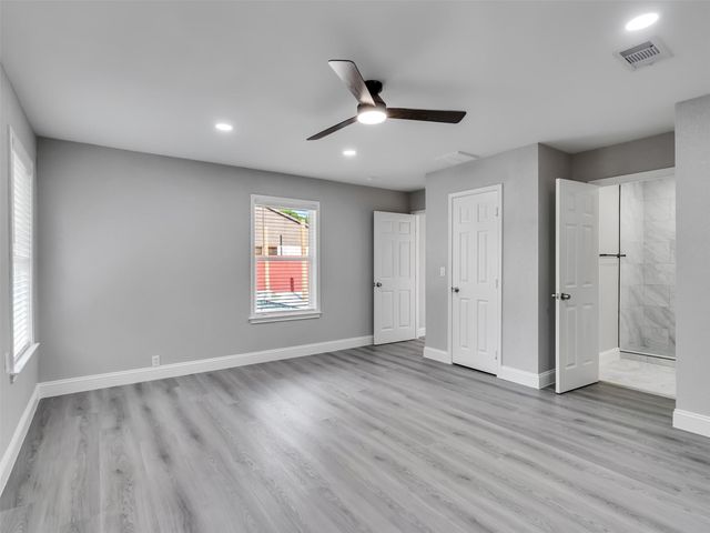 203 22nd Avenue N, Texas City, TX 77590