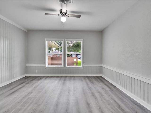 203 22nd Avenue N, Texas City, TX 77590