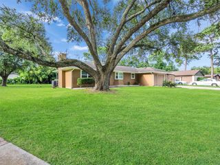 203 22nd Avenue N, Texas City, TX 77590