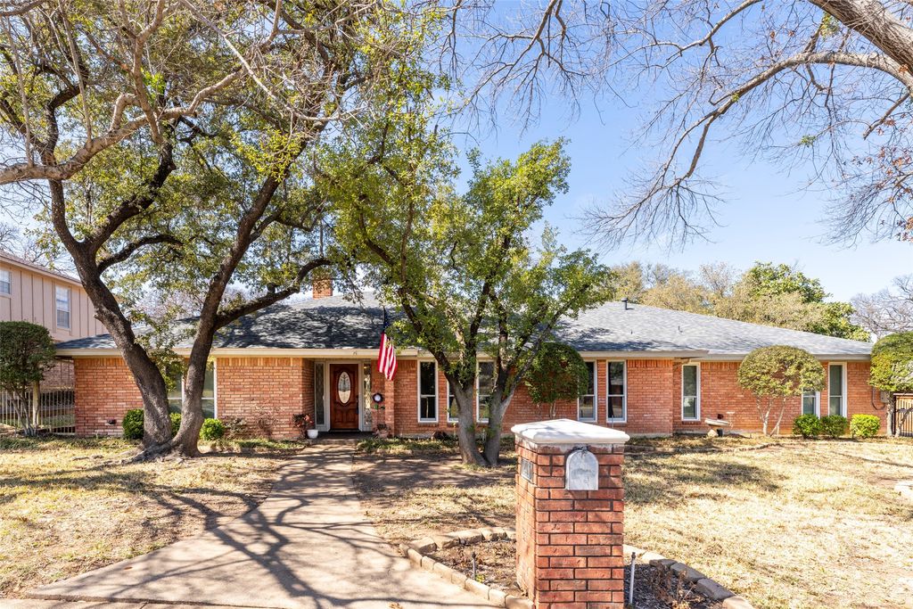 1410 Woodbine Street, Arlington, TX 76012