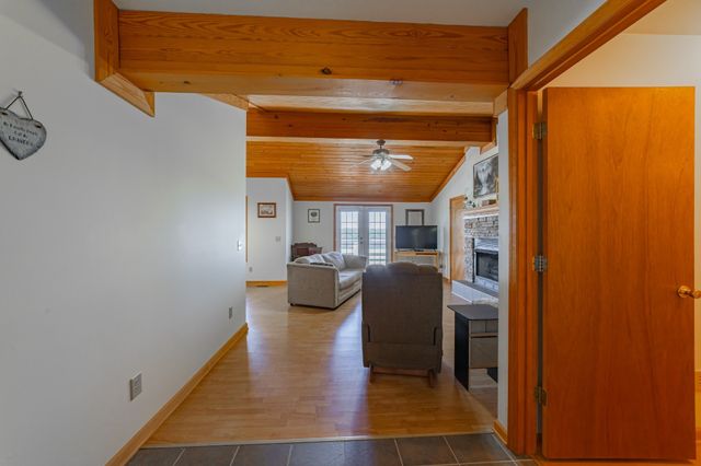 1927 Laurel Lake Dr, Monteagle, TN 37356